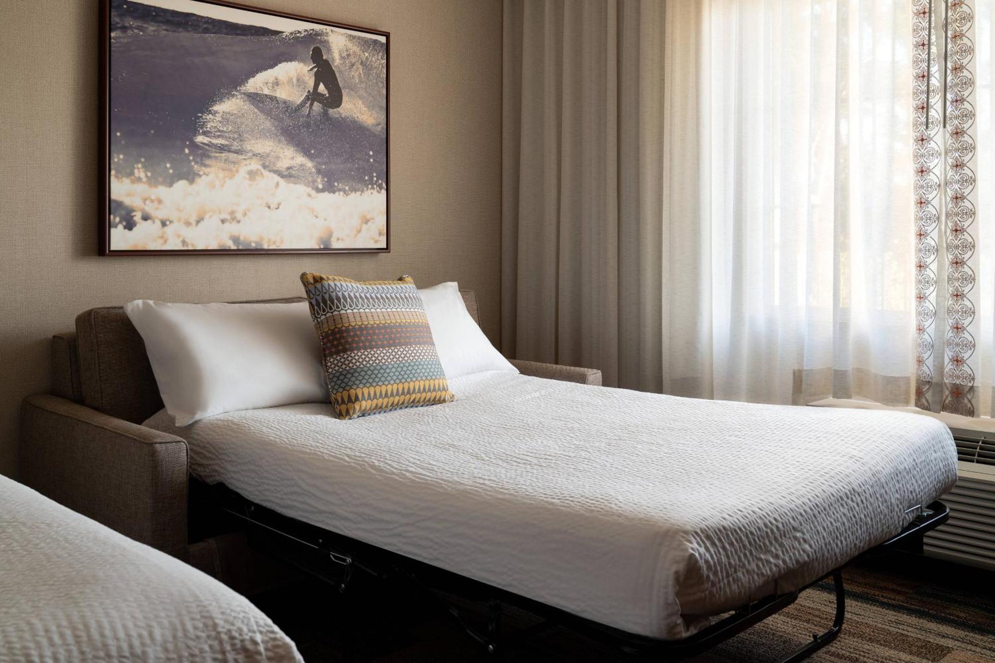 Courtyard By Marriott Santa Barbara Goleta Hotel Buitenkant foto