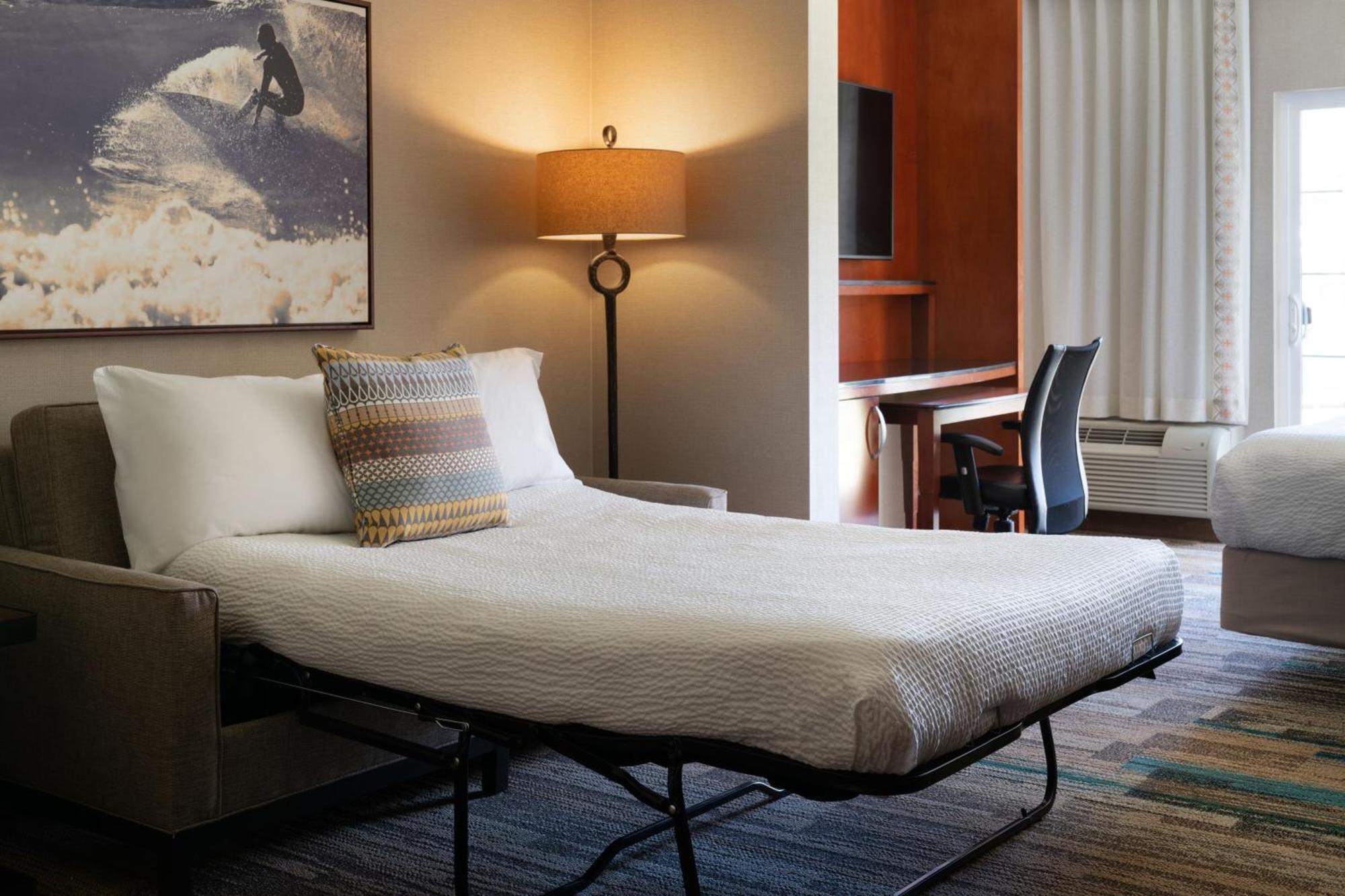 Courtyard By Marriott Santa Barbara Goleta Hotel Buitenkant foto