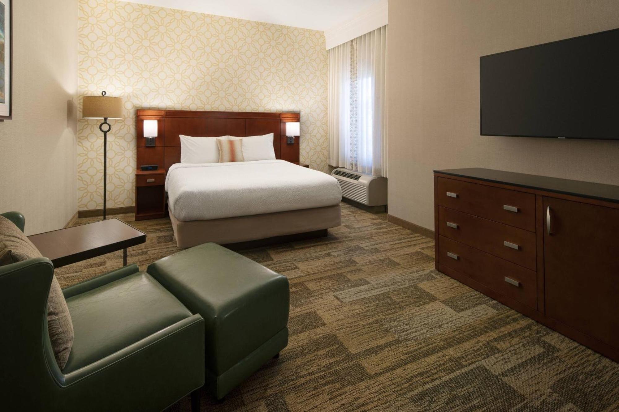 Courtyard By Marriott Santa Barbara Goleta Hotel Buitenkant foto