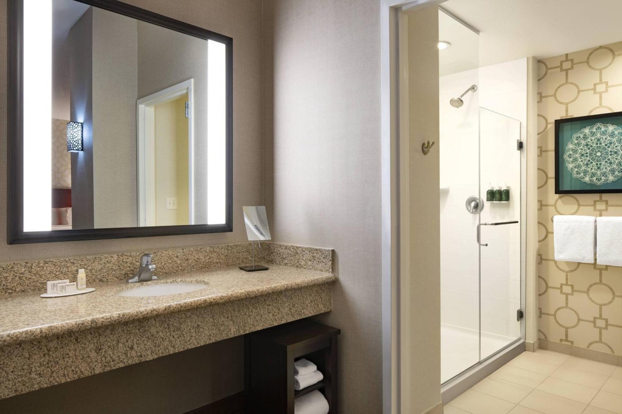 Courtyard By Marriott Santa Barbara Goleta Hotel Buitenkant foto