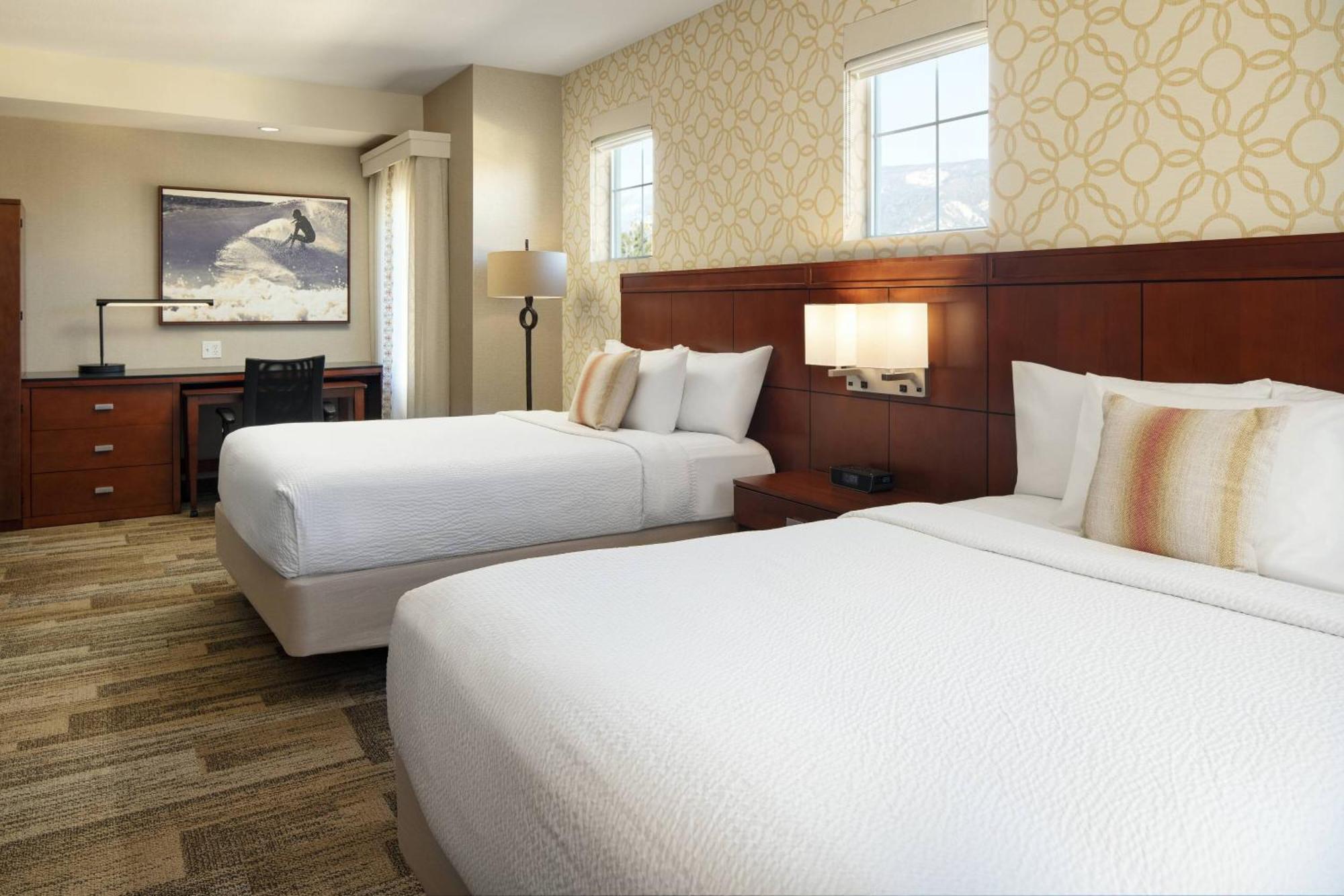 Courtyard By Marriott Santa Barbara Goleta Hotel Buitenkant foto